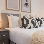 Modern 1-Bed Flat In Holloway For Professionals